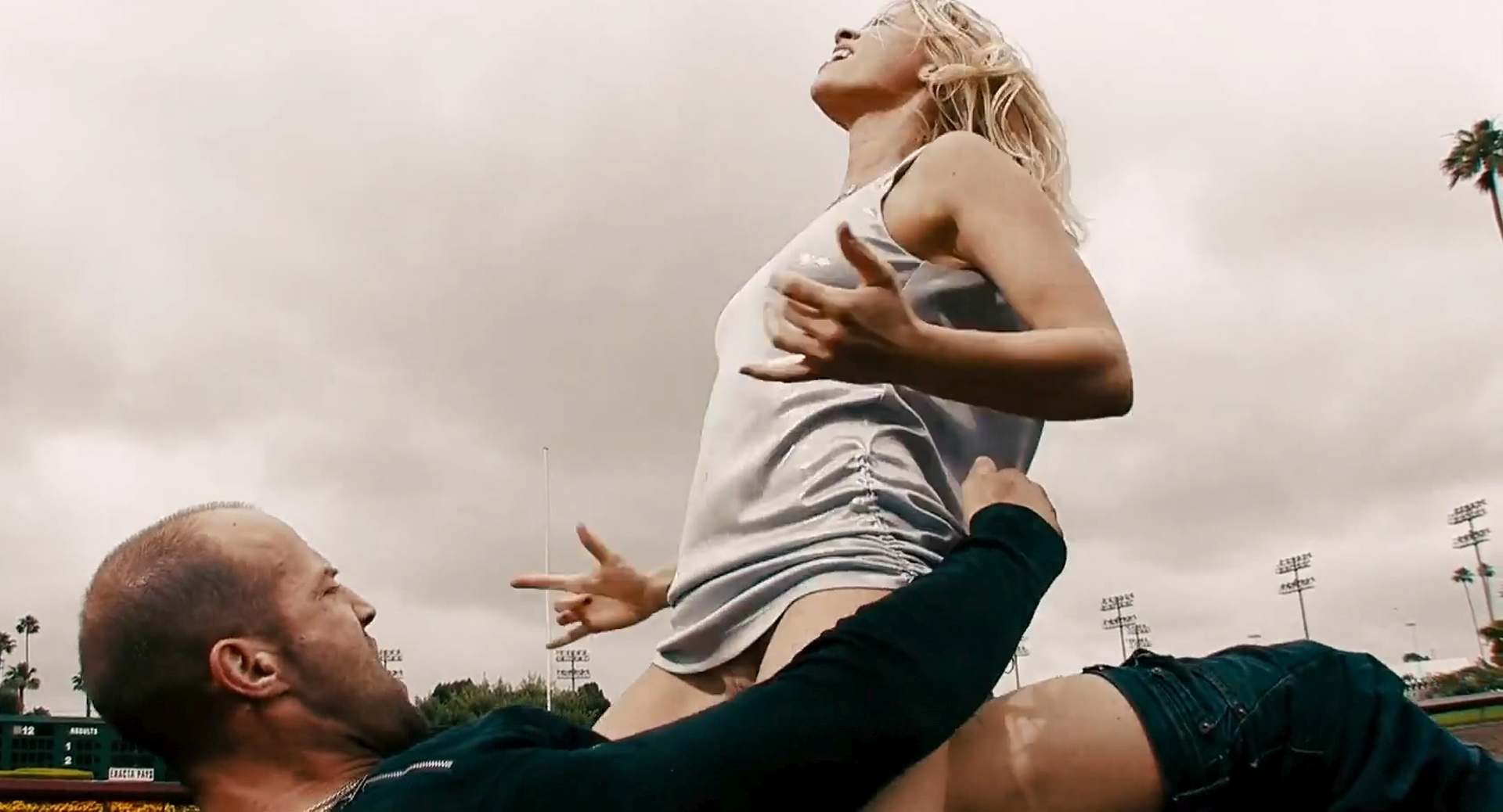 Crank: High voltage sex scenes? (18+) | CGO